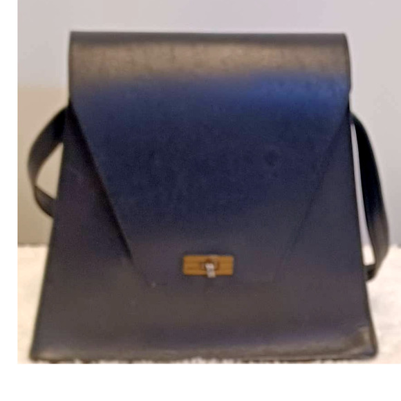 Vintage Leather Asymmetrical Purse With Front Snap made of Black Thick Leather - Picture 3 of 5